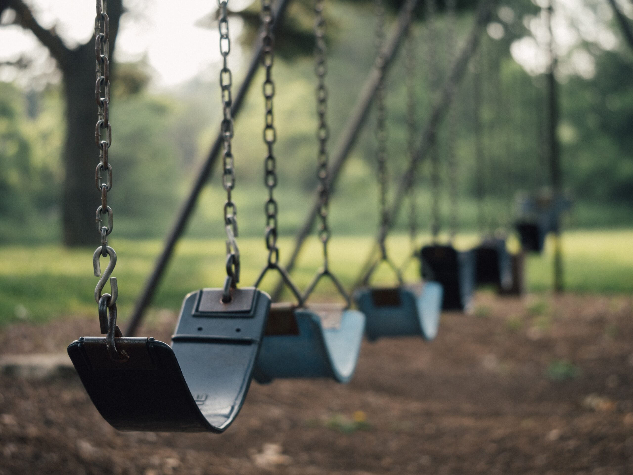 aaron-burden-ob6O_xd67O0-unsplash deinstitutionalisation